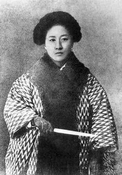 Selected Poems of Qiu Jin: She is not only a heroine, but also a rare talented woman
