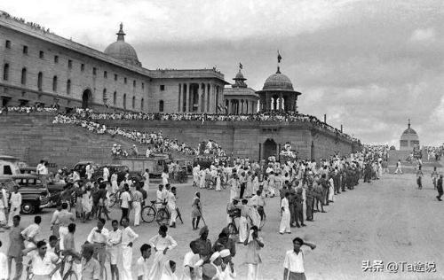 Indian Independence: Constitutional and Religious Development

