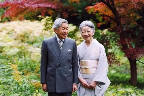 Empress Michiko of Japan refuses to be buried with emperor: there is no love with emperor, only a uterus is needed
